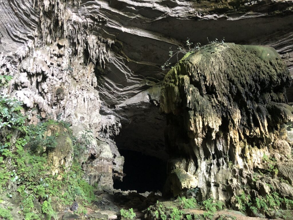 trekking Hang Tiên